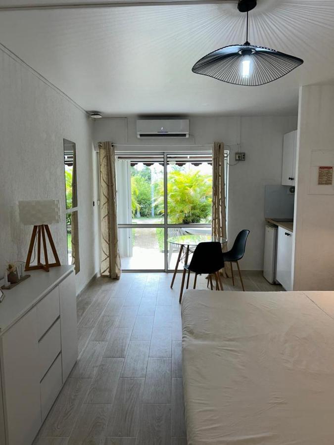 Superbe Studio Avec Piscine, Au Coeur De La Marina! Village Soleil ! Proche Aeroport & Ferry Le Gosier  Eksteriør bilde