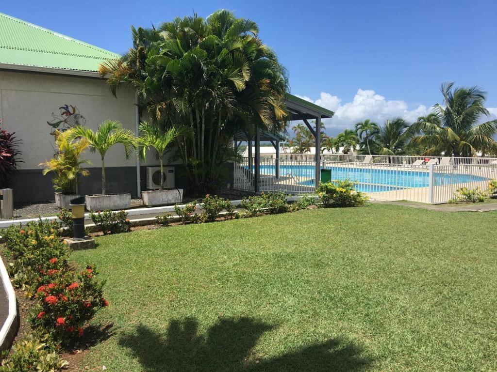 Superbe Studio Avec Piscine, Au Coeur De La Marina! Village Soleil ! Proche Aeroport & Ferry Le Gosier  Eksteriør bilde