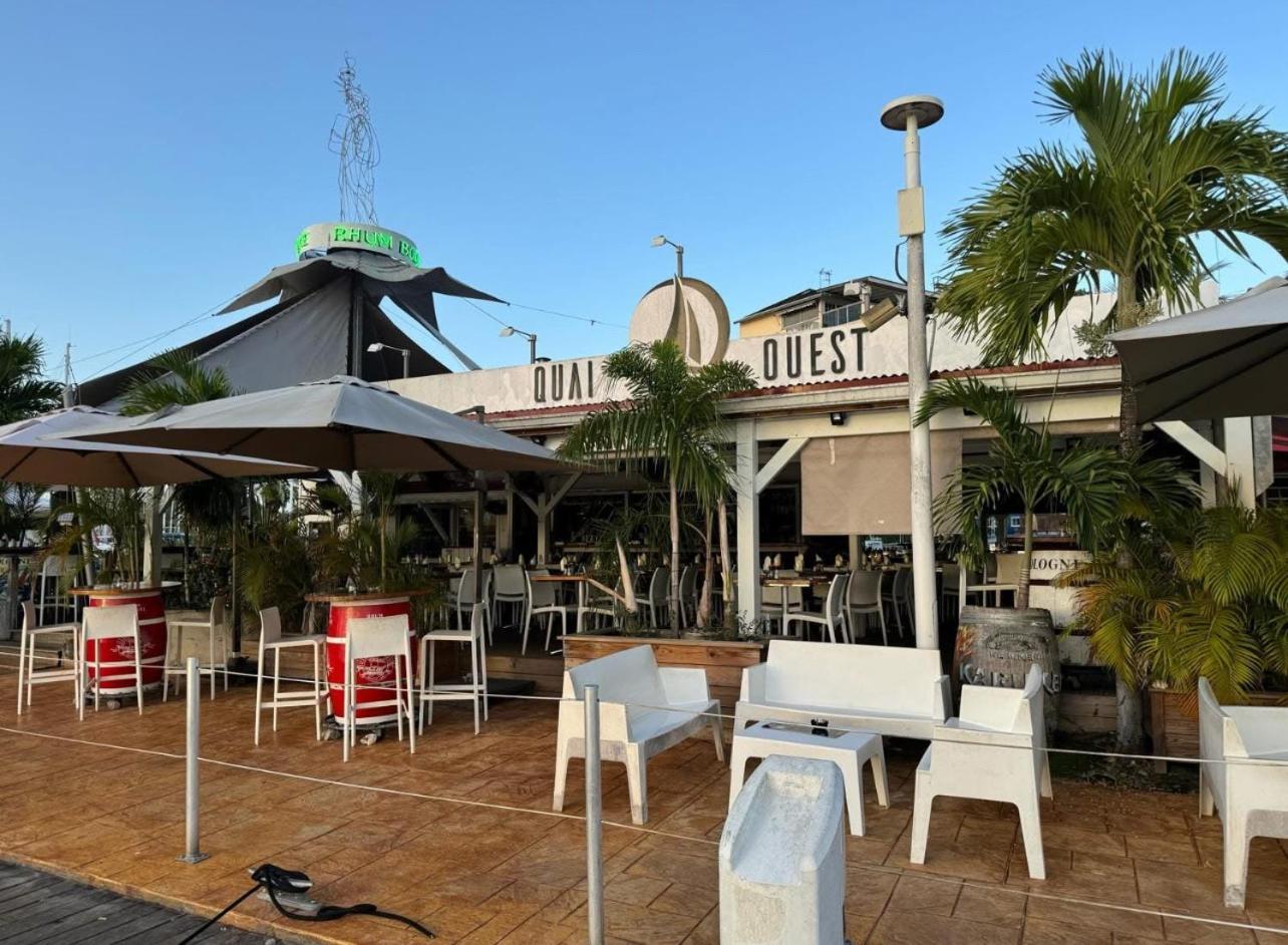 Superbe Studio Avec Piscine, Au Coeur De La Marina! Village Soleil ! Proche Aeroport & Ferry Le Gosier  Eksteriør bilde